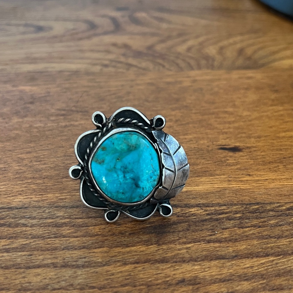 Vintage Turquoise and sterling silver ring